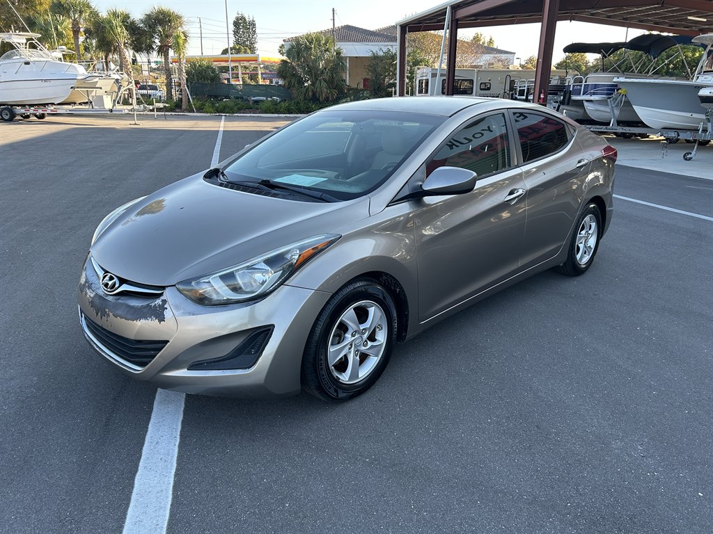 2014 Hyundai Elantra SE's photo