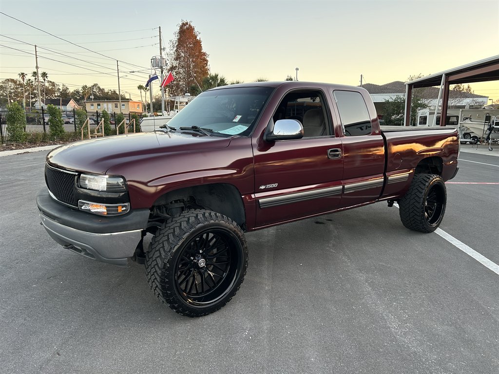 2000 Chevrolet Silverado LS's photo