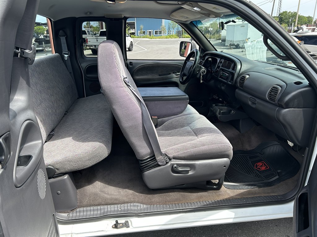 2000 Dodge Ram Pickup ST - Photo 11