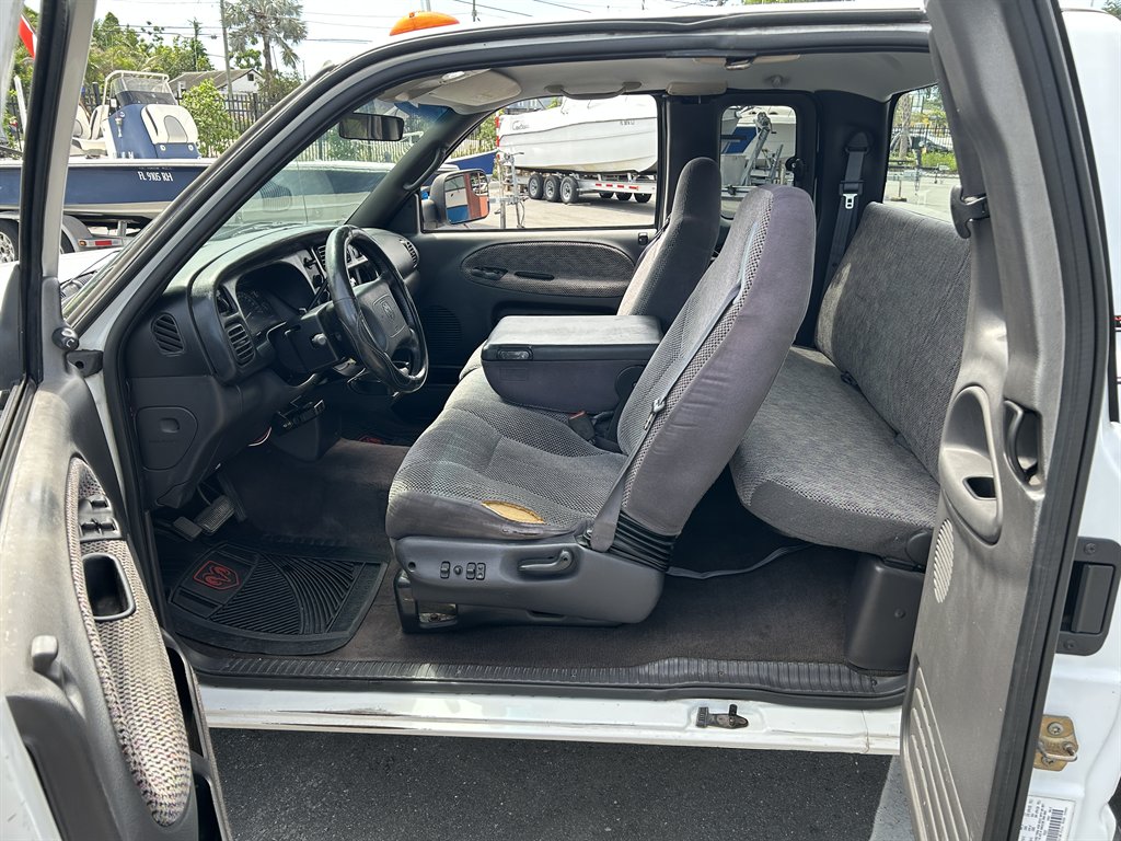 2000 Dodge Ram Pickup ST - Photo 10